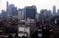 Badan Pusat Statistik (BPS) mencatat pertumbuhan ekonomi triwulan III-2013 hanya 5,62% (year on year). Pertumbuhan ini kian melambat ketimbang pencapaian di triwulan II-2013 yang mampu mencapai 5,8%.