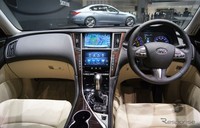 Skyline menggunakan sistem Intelligent Dual Clutch Control 1-motor 2-clutch. Sistem ini membuat mobil bisa berakselerasi ala mobil sport dengan tenaga maksimum 364 ps namun dengan konsumsi BBM irit 18.4 km/liter. (dok. Response)