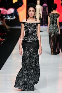 Jakarta, Indonesia - 21 Oktober 2013. Mel Ahyar Couture Collection. Jakarta Fashion Week 2014 at Senayan City. Jakarta. [Foto: Mohammad Abduh/Wolipop]