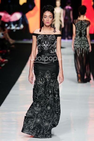 Jakarta, Indonesia - 21 Oktober 2013. Mel Ahyar Couture Collection. Jakarta Fashion Week 2014 at Senayan City. Jakarta. [Foto: Mohammad Abduh/Wolipop]