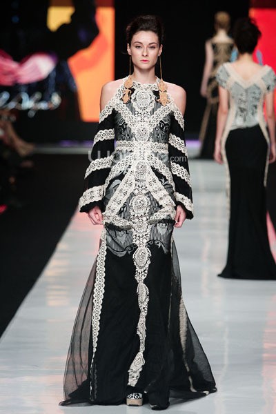 Jakarta, Indonesia - 21 Oktober 2013. Mel Ahyar Couture Collection. Jakarta Fashion Week 2014 at Senayan City. Jakarta. [Foto: Mohammad Abduh/Wolipop]