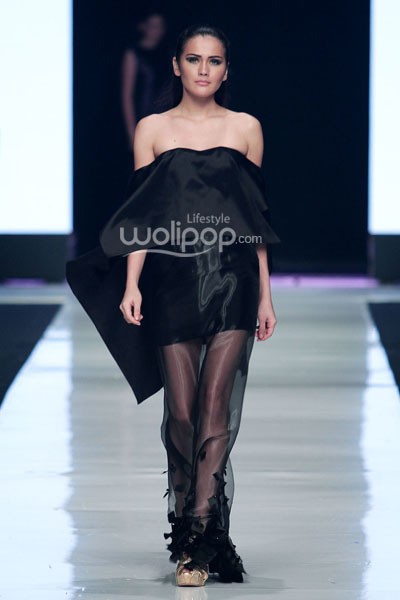 Jakarta, Indonesia - 21 Oktober. Yogie Pratama. Jakarta Fashion Week 2014 at Senayan City. 21 Oktober 2013. Jakarta. [Foto: Mohammad Abduh/Wolipop]