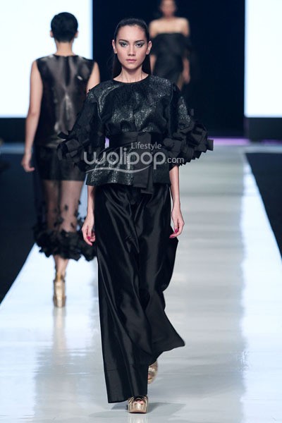 Jakarta, Indonesia - 21 Oktober. Yogie Pratama. Jakarta Fashion Week 2014 at Senayan City. 21 Oktober 2013. Jakarta. [Foto: Mohammad Abduh/Wolipop]