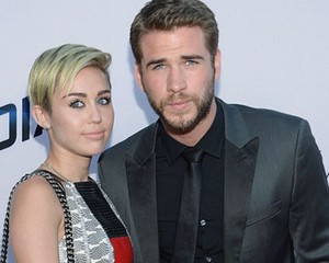 Duh, Liam Hemsworth Hanya Dimanfaatkan Eiza Gonzales