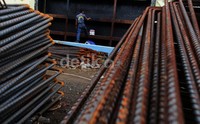 Perawatan dilakukan agar pintu air mampu bertahan lebih lama.