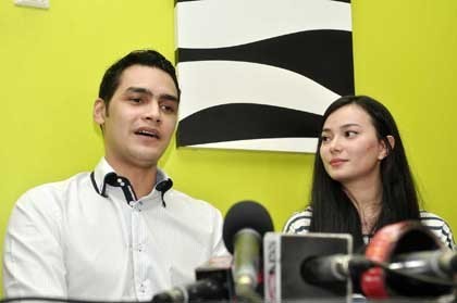 Beri Pernyataan Palsu Soal Ikatan Pernikahan, Asmirandah & Rivano Minta Maaf