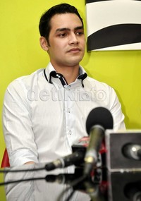 Saya pernah menjadi mualaf, kata Vano. Namun ia enggan menjawab ketika ditanya apakah dirinya masih berstatus sebagai muslim. Noel/detikHOT.