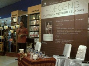 Menangis Baca Buku Hoegeng, Sutarman Janji Terapkan Kejujuran di Polri