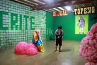 Biennale tahun ini mempertemukan antara seniman Indonesia dengan lima negara kawasan Arab yakni Saudi Arabia, mesir, Oman, Uni Emirat Arab dan Yaman. Pameran ini dikuratori oleh Agung Hujatnikajennong (Indonesia) dan sarah Rifky (Mesir).