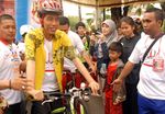 Jokowi Bersama Warga Gowes Sepeda Santai