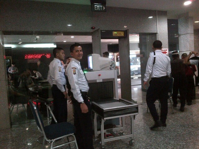 Cegah Kericuhan, MK Pasang X-Ray di Pintu Masuk