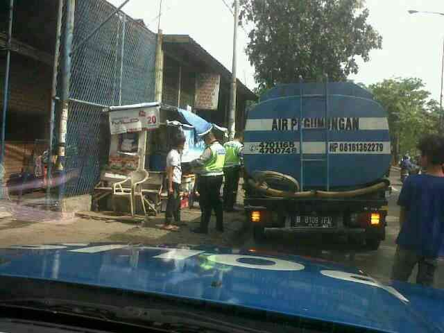 Sopiri Truk Tangki Air, Bocah Usia 13 Tahun Ditangkap Polantas