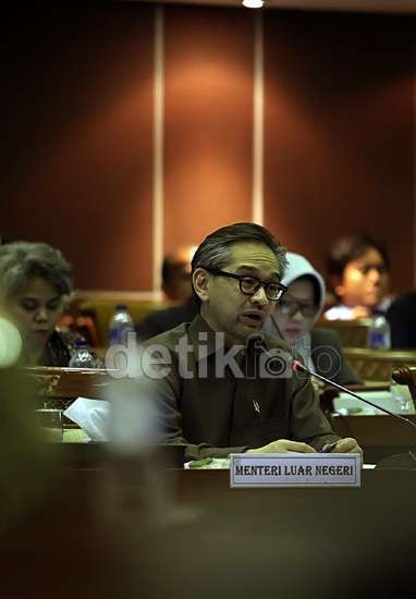 Marty Natalegawa: Australia, We Need Your Answer!