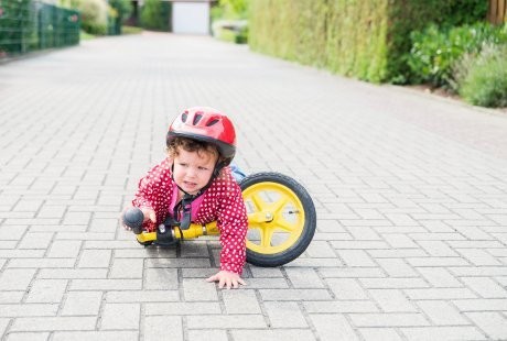 Anak Kecil Gampang Jatuh dan Patah Tulang? Waspada Osteogenesis Imperfecta