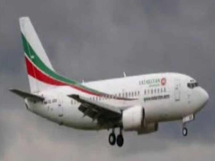 Pesawat Meledak dan Terbakar, 50 Orang Tewas