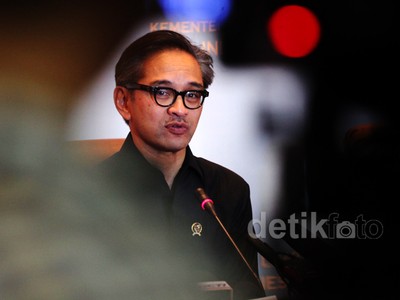 Menlu Marty Beri Keterangan Soal Isu Penyadapan
