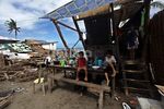 Kampung Dumolog Hancur Diterjang Haiyan