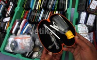 Selain barang elektronik terdapat juga alat penghisap sabu dan senjata tajam.