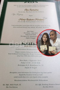Ternyata Ayu Ting Ting dan Enji berencana menggelar resepsi pernikahan pada 4 September kemarin dan menyebar 1.000 undangan. (dok. detikHOT)