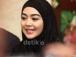 Pernikahan Ditunda, Nuri Maulida Tampil Serba Hitam