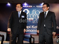 Direktur Utama BTN Maryono (kiri) dan Ketua Dewan Komisioner Otoritas Jasa Keuangan (OJK) Muliaman D Hadad (kanan) saat menghadiri seminar Outlook Economy 2014. Lamhot Aritonang/detikFoto.