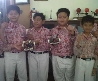 SD Muhammadiyah 4 Raih 11 Medali Ajang Robot Internasional