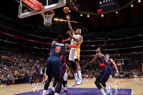 Hill Pimpin Lakers Kalahkan Pistons