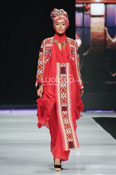 Jakarta, Indonesia - 22 Oktober. Hennie Noer Elegances in Shades of Romantic. Jakarta Fashion Week 2014 at Senayan City. 22 Oktober 2013. Jakarta. [Foto: Mohammad Abduh/Wolipop]