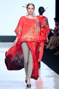 Jakarta, Indonesia - 22 Oktober. Agnes Budhisurya Peony. Jakarta Fashion Week 2014 at Senayan City. Jakarta. [Foto: Mohammad Abduh/Wolipop]