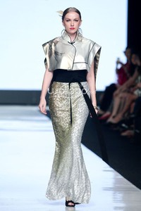 Jakarta, Indonesia - 22 Oktober. Agnes Budhisurya Peony. Jakarta Fashion Week 2014 at Senayan City. Jakarta. [Foto: Mohammad Abduh/Wolipop]