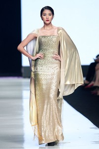 Jakarta, Indonesia - 22 Oktober. Agnes Budhisurya Peony. Jakarta Fashion Week 2014 at Senayan City. Jakarta. [Foto: Mohammad Abduh/Wolipop]