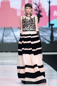 Jakarta, Indonesia - 22 Oktober. Gregorius Vici Spirit of Springs. Jakarta Fashion Week 2014 at Senayan City. 22 Oktober 2013. Jakarta. [Foto: Mohammad Abduh/Wolipop]