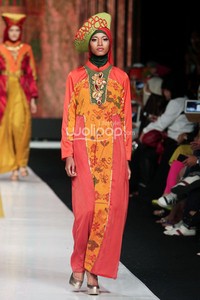 Jakarta, Indonesia - 22 Oktober. Lia Afif Gymaversa Queen. Jakarta Fashion Week 2014 at Senayan City. 22 Oktober 2013. Jakarta. [Foto: Mohammad Abduh/Wolipop]