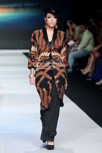 Jakarta, Indonesia - 22 Oktober. Poppy Darsono Pesisir Nan Cantik. Jakarta Fashion Week 2014 at Senayan City. 22 Oktober 2013. Jakarta. [Foto: Mohammad Abduh/Wolipop]