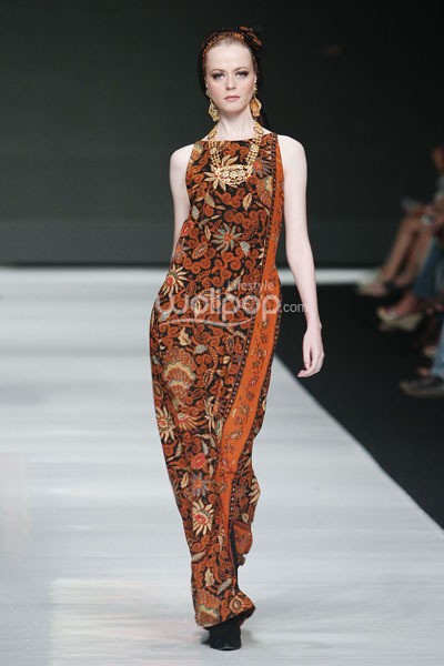 Jakarta, Indonesia - 22 Oktober. Poppy Darsono Pesisir Nan Cantik. Jakarta Fashion Week 2014 at Senayan City. 22 Oktober 2013. Jakarta. [Foto: Mohammad Abduh/Wolipop]