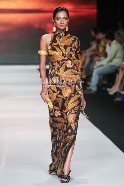 Jakarta, Indonesia - 22 Oktober. Poppy Darsono Pesisir Nan Cantik. Jakarta Fashion Week 2014 at Senayan City. 22 Oktober 2013. Jakarta. [Foto: Mohammad Abduh/Wolipop]