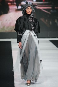 Jakarta, Indonesia - 22 Oktober. Tuty Adib Romantic Freeze. Jakarta Fashion Week 2014. at Senayan City. 22 Oktober 2013. Jakarta. [Foto: Mohammad Abduh/Wolipop]