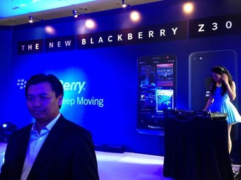 Diklaim Managing Director BlackBerry Indonesia Maspiono Handoyono, meskipun sudah bersedekah ke iOS dan Android, tapi BBM di BlackBerry tetap yang paling bagus.     