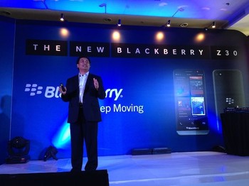 Ada enam keunggulan yang ditawarkan untuk ponsel BlackBerry Z30. Keunggulan yang dimaksud adalah OS 10.2, virtual keyboard, baterai, natural sound, priority hub, dan BBM now.