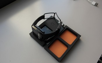     Perangkat wearable ini bakal berfungsi sebagai ‘kepanjangan tangan’ dari ponsel Android yang telah menggunakan versi 4.0.3 keatas. (kredit foto: theinquirer)