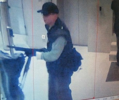 Penembakan di Paris, Polisi Buru Pria Berkulit Putih