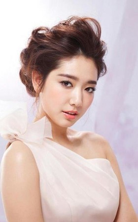 Pria-pria Tampan di Kehidupan Park Shin Hye