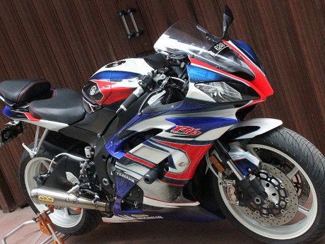 Yamaha R6 Terinspirasi dari Helm Shinya Nakano