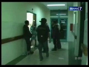 Nonton Kirab, 2 Remaja Disiram Air Keras