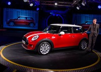MINI yang diluncurkan adalah hatchback tiga pintu, harganya mulai 13.500 poundsterling. (dok MINI)