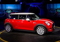 Produksi MINI terbaru akan dimulai akhir pekan ini dan penjualannya akan dimulai di Inggris tahun depan. Mobil akan diproduksi dengan platform BMW yang dinamakan UKL1. (dok MINI)
