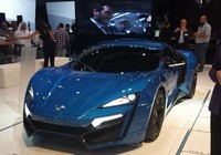 W Motors selaku produsen supercar termahal ini mengklai kalau dengan mesin tersebut mobil ini mampu berakselerasi 0-61 mph dalam 2,8 detik saja dan memiliki kecepatan maksimal 245 mph. (Dok Carbuzz)