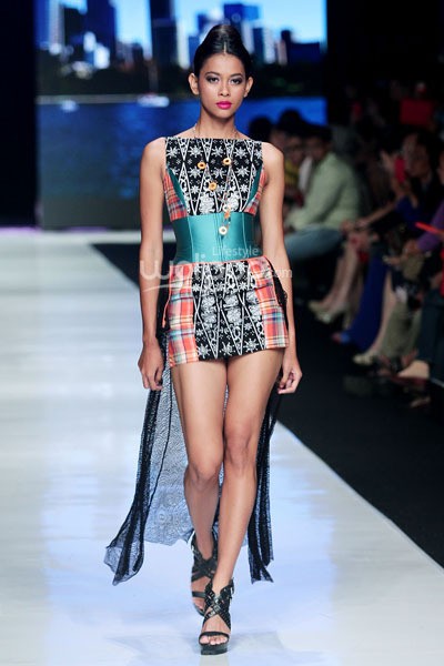 Jakarta, Indonesia - 22 Oktober. Oki Wong Muse. Jakarta Fashion Week 2014 at Senayan City. 22 Oktober 2013. Jakarta. [Foto: Mohammad Abduh/Wolipop]