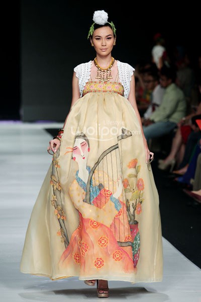 Jakarta, Indonesia - 22 Oktober. Fuji Tjandra Asia Syndrome. Jakarta Fashion Week 2014 at Senayan City. 22 Oktober 2013. Jakarta. [Foto: Mohammad Abduh/Wolipop]