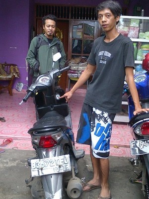 Kepergok Congkel Motor di Warnet, Pencuri Todongkan Pistol